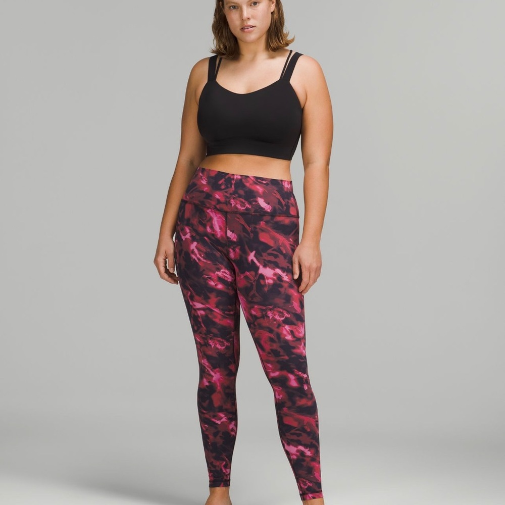 NWT Lululemon Aling HR Pant 28” Accidentally detach the tag when pull out.